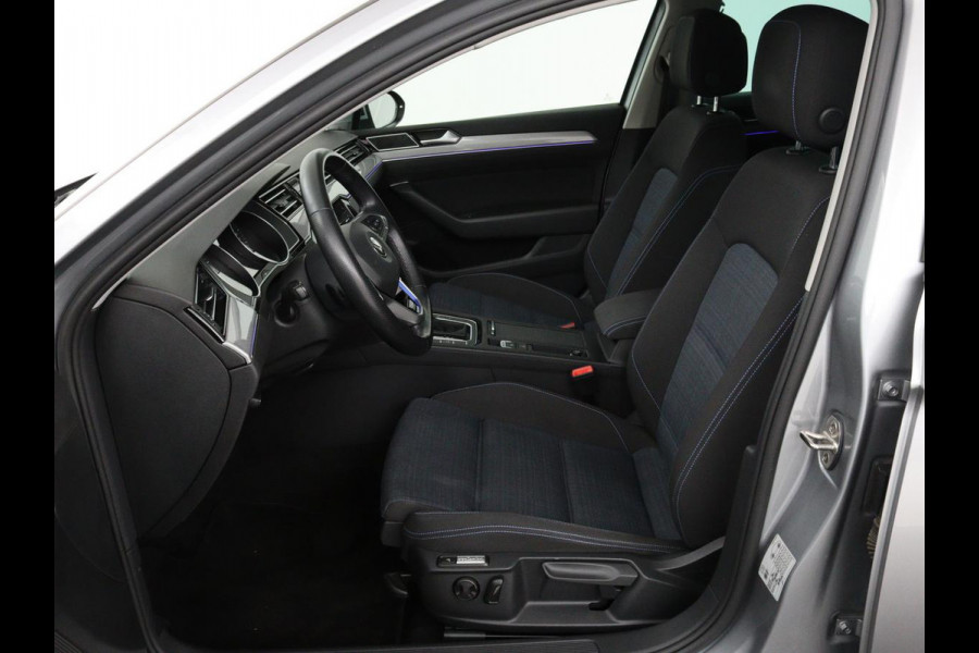 Volkswagen Passat 1.4 TSI PHEV GTE Business | Adaptive cruise | Camera | Carplay | Stoelverwarming | Massage | Navigatie | Full LED