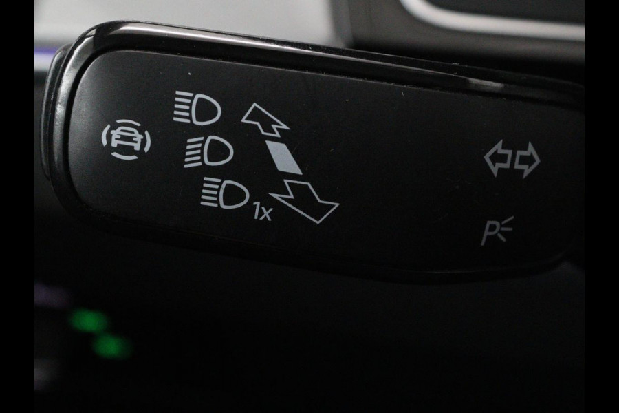 Volkswagen Passat 1.4 TSI PHEV GTE Business | Adaptive cruise | Camera | Carplay | Stoelverwarming | Massage | Navigatie | Full LED