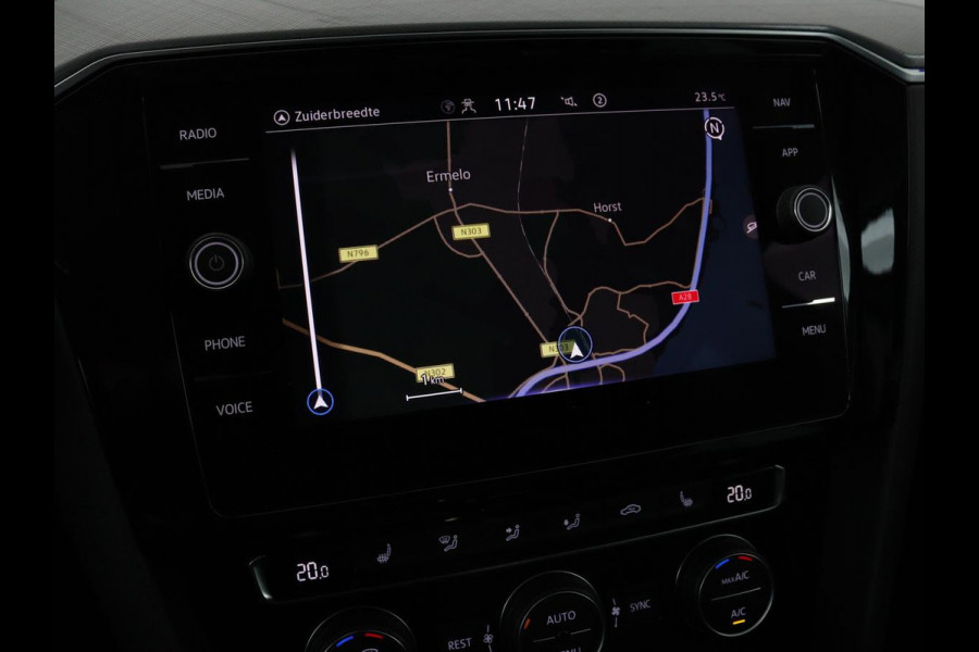 Volkswagen Passat 1.4 TSI PHEV GTE Business | Adaptive cruise | Camera | Carplay | Stoelverwarming | Massage | Navigatie | Full LED