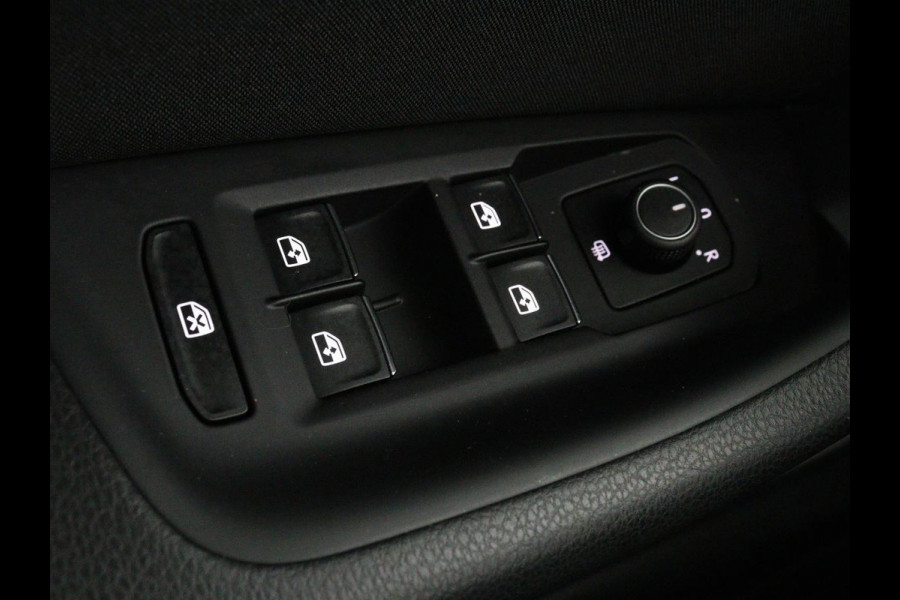Volkswagen Passat 1.4 TSI PHEV GTE Business | Adaptive cruise | Camera | Carplay | Stoelverwarming | Massage | Navigatie | Full LED