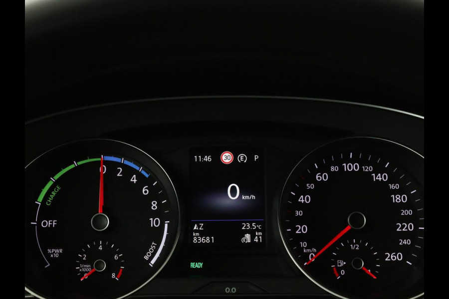 Volkswagen Passat 1.4 TSI PHEV GTE Business | Adaptive cruise | Camera | Carplay | Stoelverwarming | Massage | Navigatie | Full LED