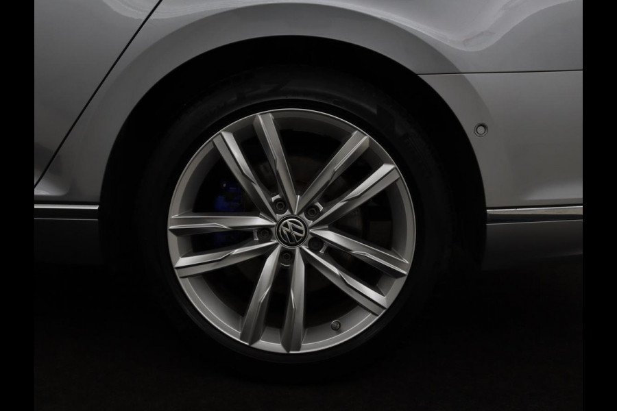 Volkswagen Passat 1.4 TSI PHEV GTE Business | Adaptive cruise | Camera | Carplay | Stoelverwarming | Massage | Navigatie | Full LED