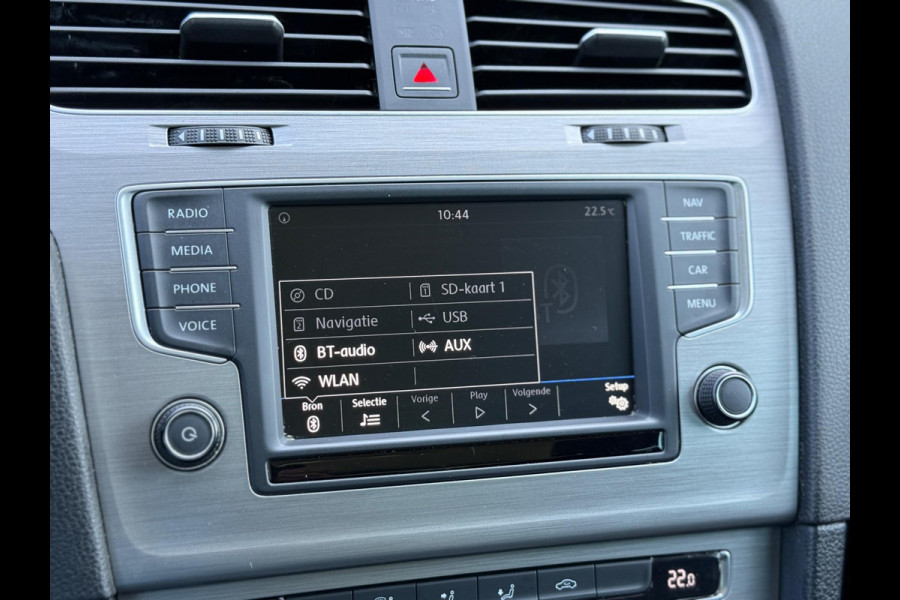 Volkswagen Golf 1.0 TSI CarPlay Camera LED