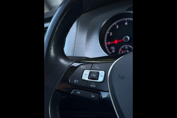 Volkswagen Golf 1.0 TSI CarPlay Camera LED