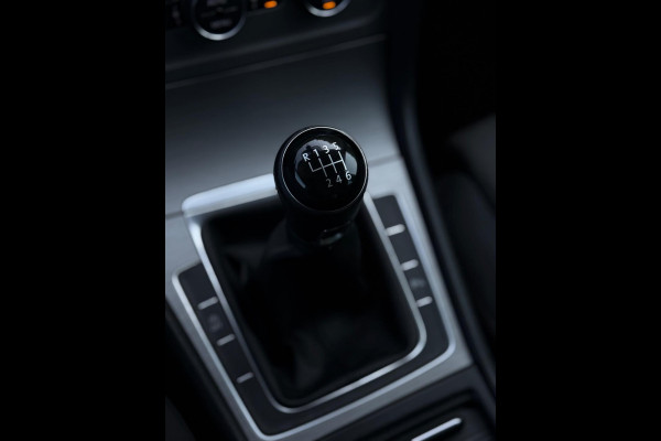 Volkswagen Golf 1.0 TSI CarPlay Camera LED
