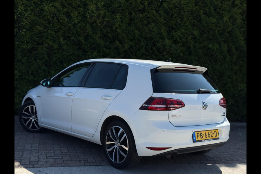 Volkswagen Golf 1.0 TSI CarPlay Camera LED