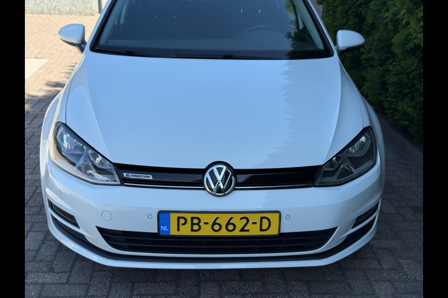 Volkswagen Golf 1.0 TSI CarPlay Camera LED