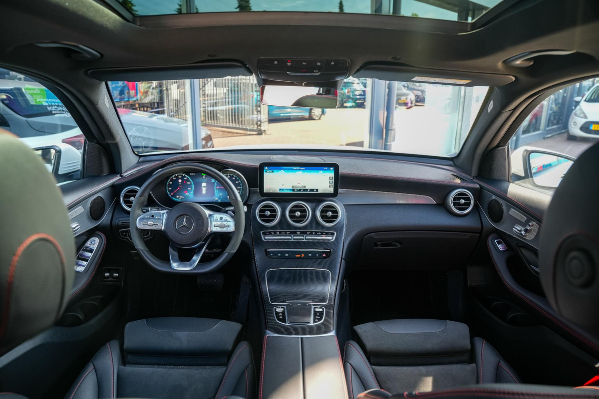 Mercedes-Benz GLC 300e 4MATIC Business Solution AMG Panoramadak Adapt. Cruise Leer/Alcantara Memory 20”LM Mercedes-Benz GLC 300e 4MATIC Business Solution AMG Panoramadak Adapt. Cruise Leer/Alcantara Memory 20”LM