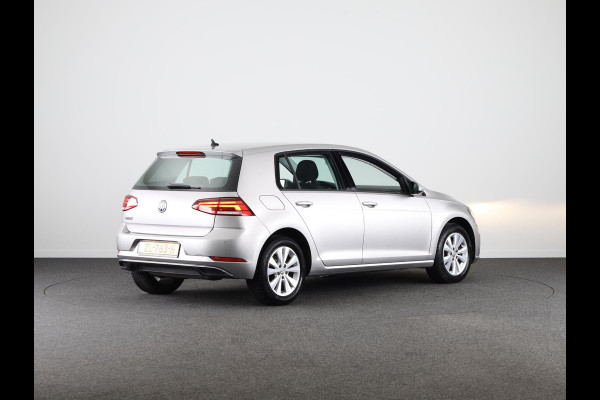 Volkswagen Golf 1.0 TSI Comfortline 110 pk Automaat (DSG) | Navigatie | Parkeersensoren | Achteruitrijcamera | Adaptieve cruise control | Stoelverwarming | Autom. Airco |