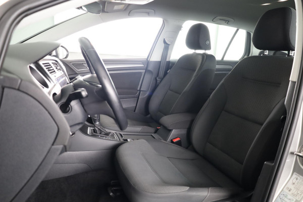 Volkswagen Golf 1.0 TSI Comfortline 110 pk Automaat (DSG) | Navigatie | Parkeersensoren | Achteruitrijcamera | Adaptieve cruise control | Stoelverwarming | Autom. Airco |