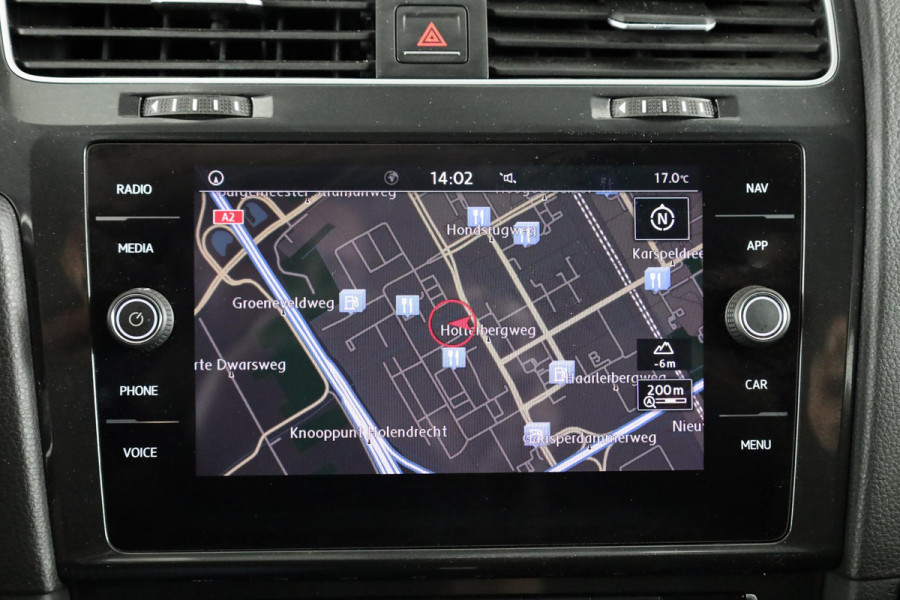 Volkswagen Golf 1.0 TSI Comfortline 110 pk Automaat (DSG) | Navigatie | Parkeersensoren | Achteruitrijcamera | Adaptieve cruise control | Stoelverwarming | Autom. Airco |