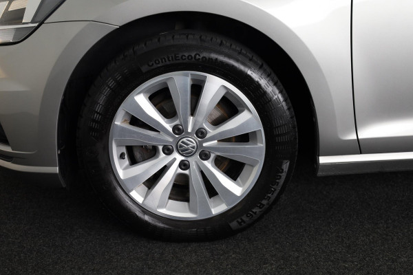 Volkswagen Golf 1.0 TSI Comfortline 110 pk Automaat (DSG) | Navigatie | Parkeersensoren | Achteruitrijcamera | Adaptieve cruise control | Stoelverwarming | Autom. Airco |