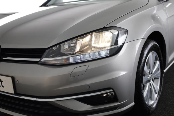 Volkswagen Golf 1.0 TSI Comfortline 110 pk Automaat (DSG) | Navigatie | Parkeersensoren | Achteruitrijcamera | Adaptieve cruise control | Stoelverwarming | Autom. Airco |
