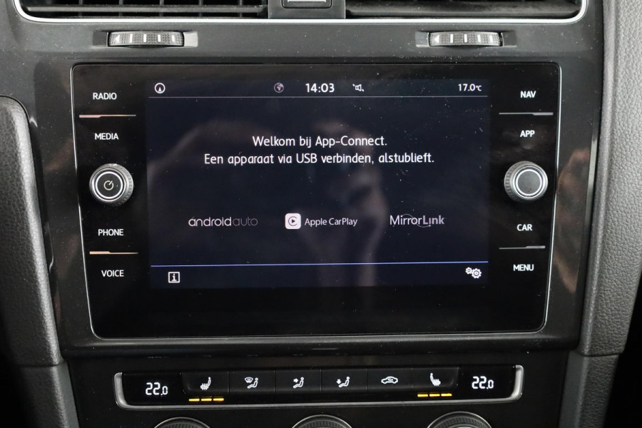 Volkswagen Golf 1.0 TSI Comfortline 110 pk Automaat (DSG) | Navigatie | Parkeersensoren | Achteruitrijcamera | Adaptieve cruise control | Stoelverwarming | Autom. Airco |