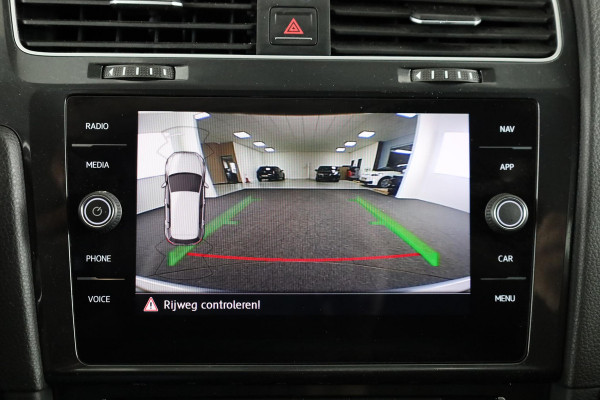 Volkswagen Golf 1.0 TSI Comfortline 110 pk Automaat (DSG) | Navigatie | Parkeersensoren | Achteruitrijcamera | Adaptieve cruise control | Stoelverwarming | Autom. Airco |