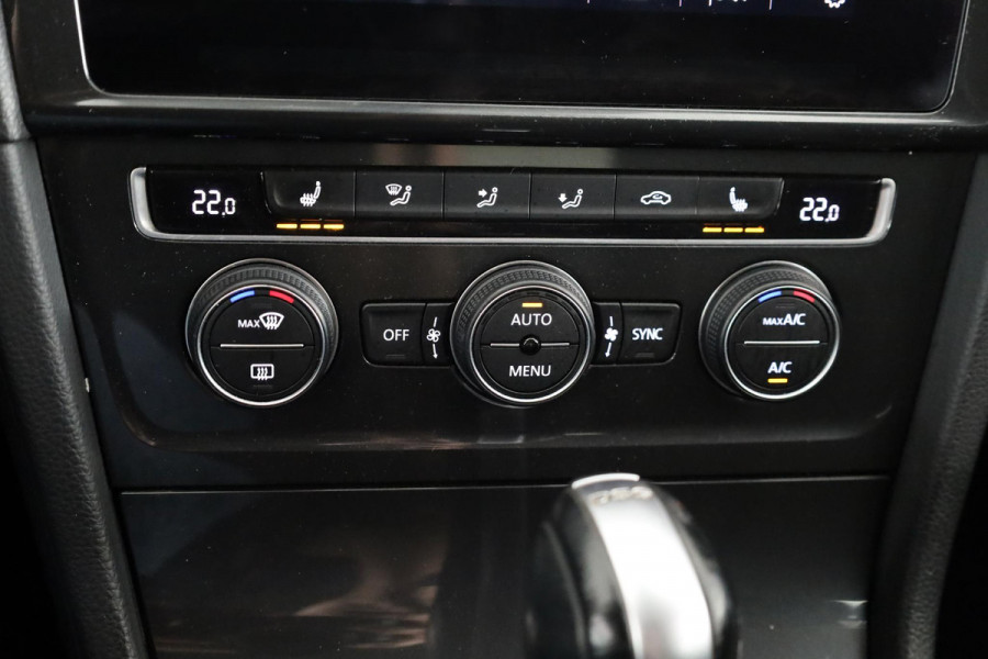 Volkswagen Golf 1.0 TSI Comfortline 110 pk Automaat (DSG) | Navigatie | Parkeersensoren | Achteruitrijcamera | Adaptieve cruise control | Stoelverwarming | Autom. Airco |