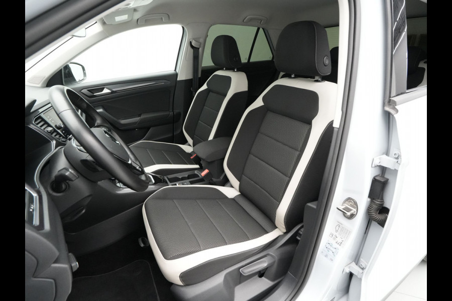 Volkswagen T-Roc 1.5 TSI 150pk DSG Sport Navi via App Camera Pdc Led Clima 49