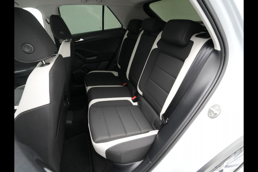 Volkswagen T-Roc 1.5 TSI 150pk DSG Sport Navi via App Camera Pdc Led Clima 49