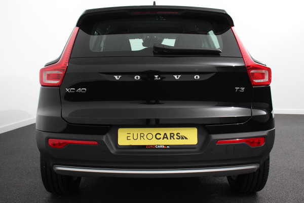 Volvo XC40 1.5 T3 163 pk Automaat Momentum | Navigatie | Apple Carplay / Android Auto | Parkeersensor achter | Adaptive Cruise Control | Virtual Cockpit | Stoelverwarming | LED kop- en mistlampen | Sensus Connect met High Performance Sound | Inductielader | Lane Assist