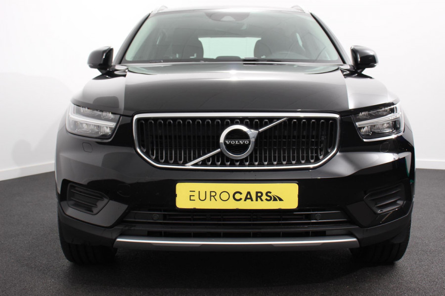 Volvo XC40 1.5 T3 163 pk Automaat Momentum | Navigatie | Apple Carplay / Android Auto | Parkeersensor achter | Adaptive Cruise Control | Virtual Cockpit | Stoelverwarming | LED kop- en mistlampen | Sensus Connect met High Performance Sound | Inductielader | Lane Assist