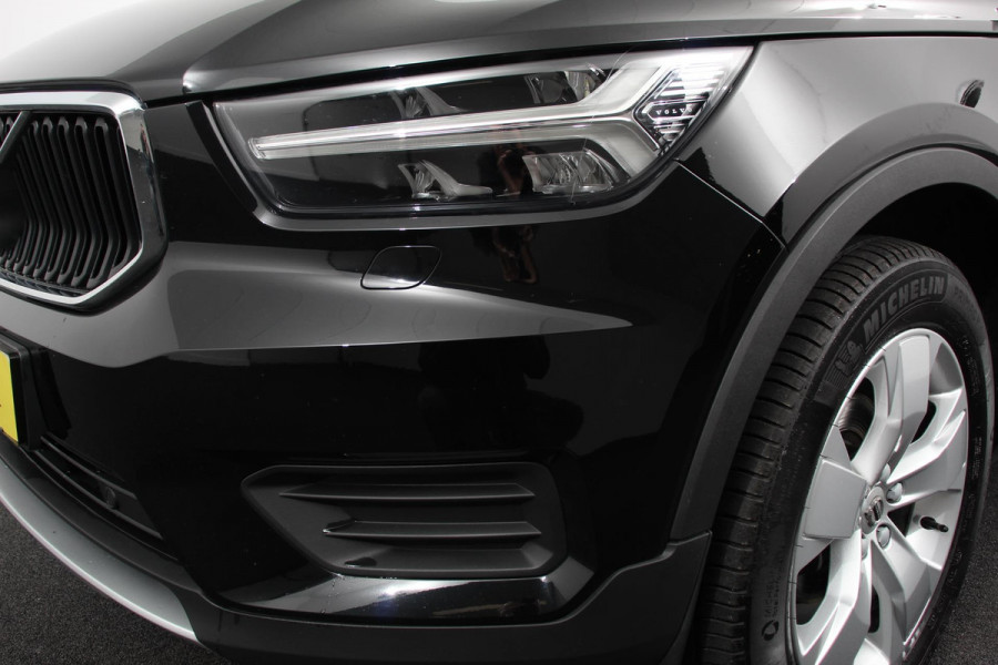 Volvo XC40 1.5 T3 163 pk Automaat Momentum | Navigatie | Apple Carplay / Android Auto | Parkeersensor achter | Adaptive Cruise Control | Virtual Cockpit | Stoelverwarming | LED kop- en mistlampen | Sensus Connect met High Performance Sound | Inductielader | Lane Assist