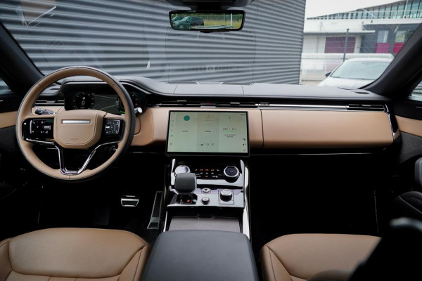 Land Rover Range Rover Sport 2.0 P440e Dynamic HSE / Black Pack / Hot&Cold Climate / Pano / 23''