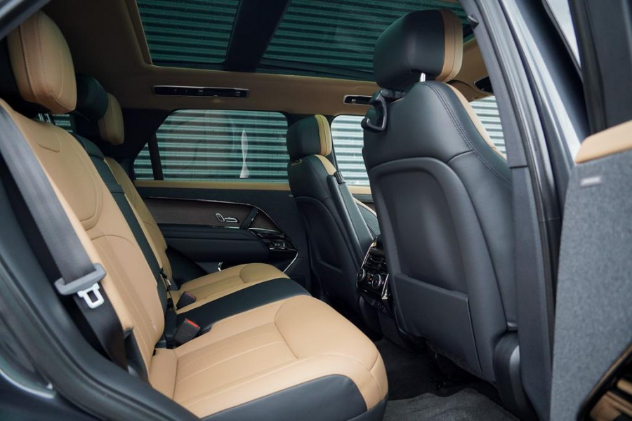 Land Rover Range Rover Sport 2.0 P440e Dynamic HSE / Black Pack / Hot&Cold Climate / Pano / 23''
