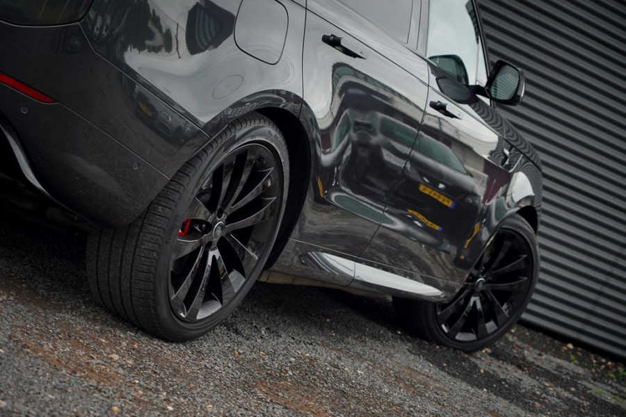 Land Rover Range Rover Sport 2.0 P440e Dynamic HSE / Black Pack / Hot&Cold Climate / Pano / 23''