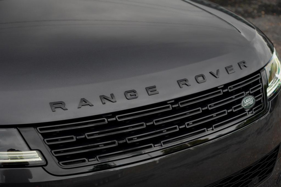 Land Rover Range Rover Sport 2.0 P440e Dynamic HSE / Black Pack / Hot&Cold Climate / Pano / 23''