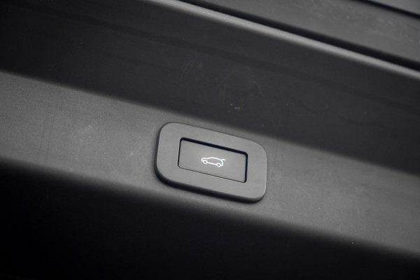 Land Rover Range Rover Sport 2.0 P440e Dynamic HSE / Black Pack / Hot&Cold Climate / Pano / 23''