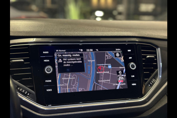Volkswagen T-Roc 1.5 TSI|3X R-Line|PANO|KEYLESS|BOMVOL