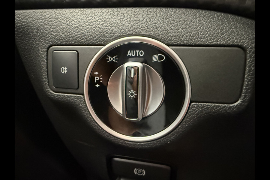 Mercedes-Benz A-Klasse 180 Business Solution AMG 18"lmv Full-led CruiseControl