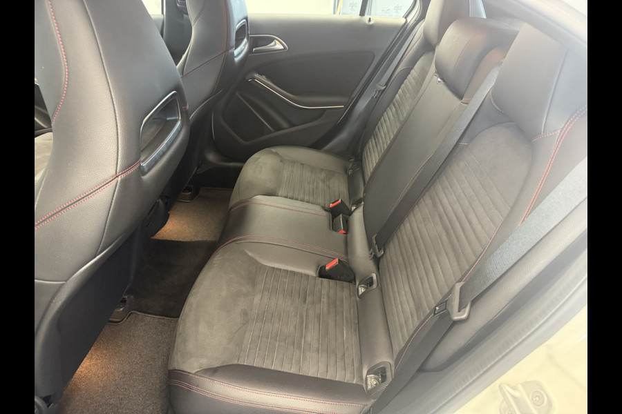 Mercedes-Benz A-Klasse 180 Business Solution AMG 18"lmv Full-led CruiseControl