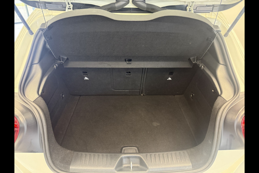 Mercedes-Benz A-Klasse 180 Business Solution AMG 18"lmv Full-led CruiseControl