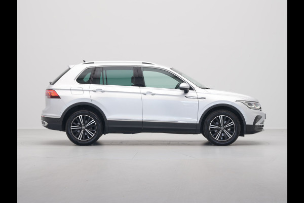 Volkswagen Tiguan 1.5 TSI 150pk DSG Elegance Matrix Led Navigatie Camera Acc Carplay Side Assist 242