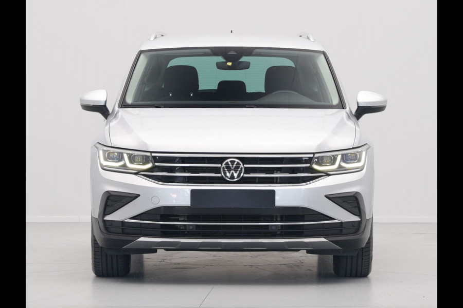 Volkswagen Tiguan 1.5 TSI 150pk DSG Elegance Matrix Led Navigatie Camera Acc Carplay Side Assist 242