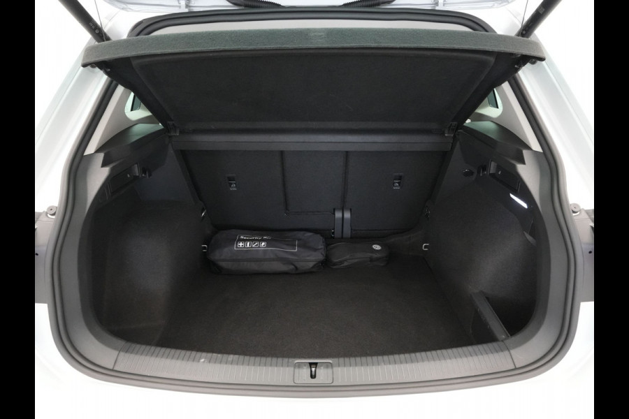 Volkswagen Tiguan 1.5 TSI 150pk DSG Elegance Matrix Led Navigatie Camera Acc Carplay Side Assist 242