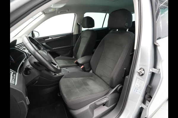 Volkswagen Tiguan 1.5 TSI 150pk DSG Elegance Matrix Led Navigatie Camera Acc Carplay Side Assist 242