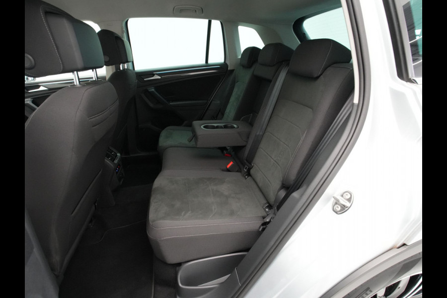 Volkswagen Tiguan 1.5 TSI 150pk DSG Elegance Matrix Led Navigatie Camera Acc Carplay Side Assist 242