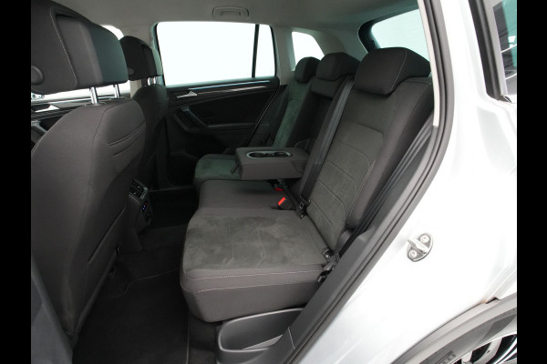 Volkswagen Tiguan 1.5 TSI 150pk DSG Elegance Matrix Led Navigatie Camera Acc Carplay Side Assist 242