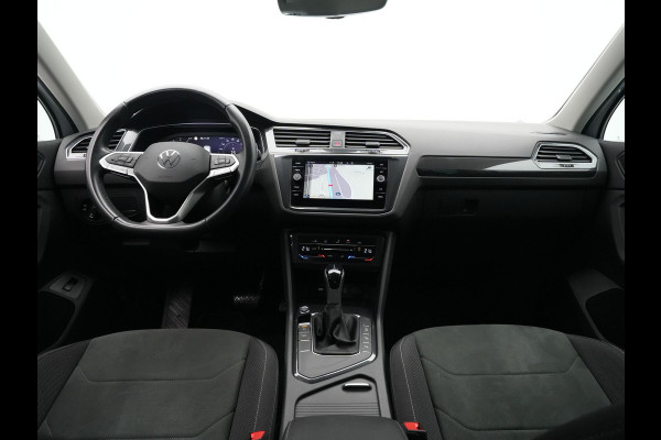 Volkswagen Tiguan 1.5 TSI 150pk DSG Elegance Matrix Led Navigatie Camera Acc Carplay Side Assist 242