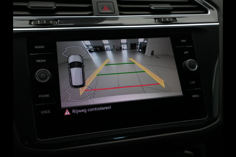 Volkswagen Tiguan 1.5 TSI 150pk DSG Elegance Matrix Led Navigatie Camera Acc Carplay Side Assist 242