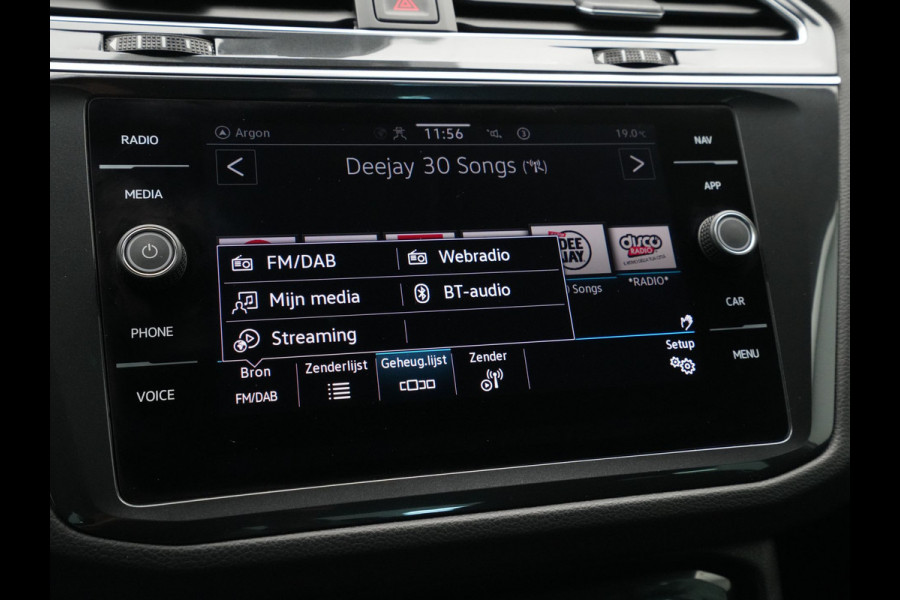 Volkswagen Tiguan 1.5 TSI 150pk DSG Elegance Matrix Led Navigatie Camera Acc Carplay Side Assist 242