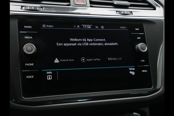 Volkswagen Tiguan 1.5 TSI 150pk DSG Elegance Matrix Led Navigatie Camera Acc Carplay Side Assist 242