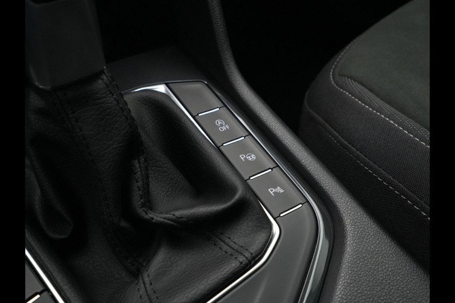 Volkswagen Tiguan 1.5 TSI 150pk DSG Elegance Matrix Led Navigatie Camera Acc Carplay Side Assist 242