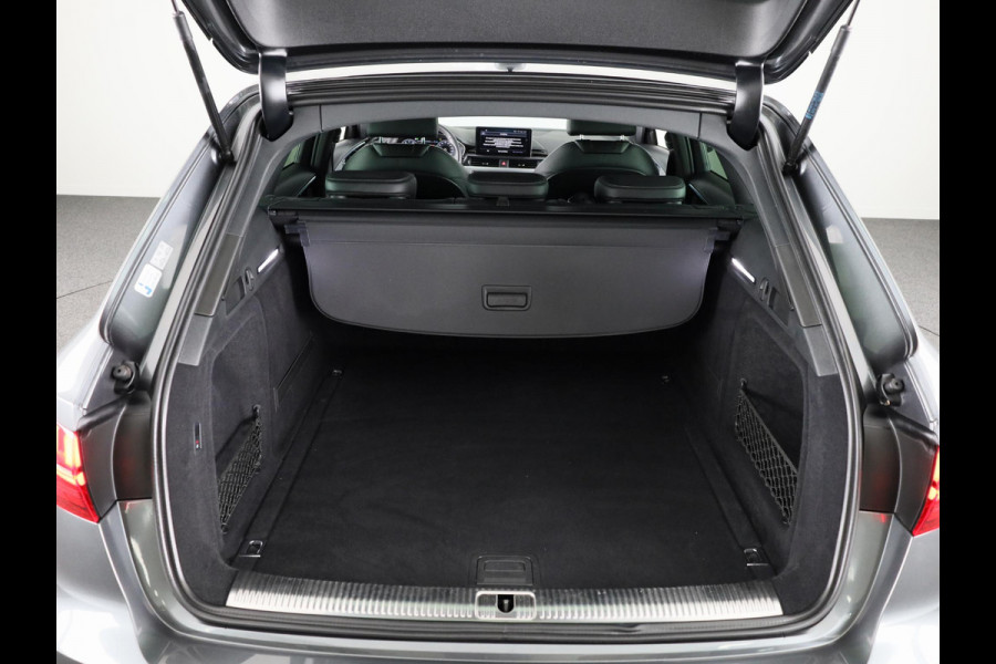 Audi A4 Avant 35 TFSI Launch edition Sport 150 PK Automaat | Trekhaak | Adaptive cruise control | Stoelverwarming | Navigatie | Privacy Glas |