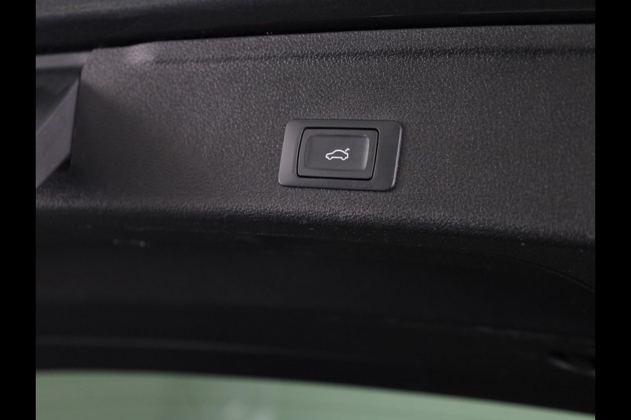 Audi A4 Avant 35 TFSI Launch edition Sport 150 PK Automaat | Trekhaak | Adaptive cruise control | Stoelverwarming | Navigatie | Privacy Glas |