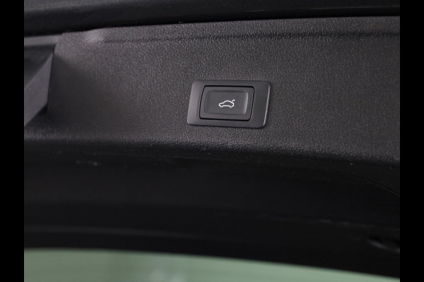 Audi A4 Avant 35 TFSI Launch edition Sport 150 PK Automaat | Trekhaak | Adaptive cruise control | Stoelverwarming | Navigatie | Privacy Glas |