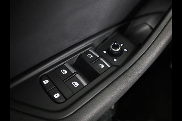 Audi A4 Avant 35 TFSI Launch edition Sport 150 PK Automaat | Trekhaak | Adaptive cruise control | Stoelverwarming | Navigatie | Privacy Glas |