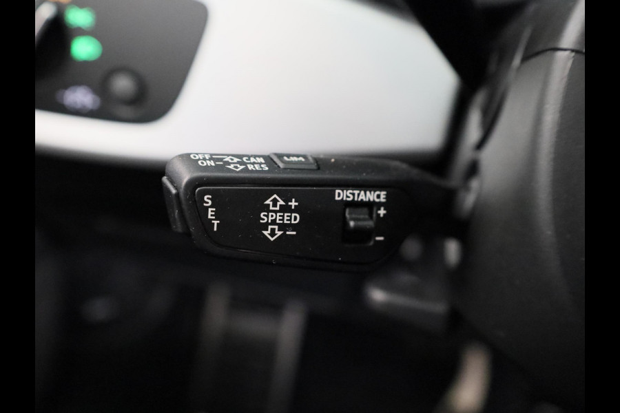 Audi A4 Avant 35 TFSI Launch edition Sport 150 PK Automaat | Trekhaak | Adaptive cruise control | Stoelverwarming | Navigatie | Privacy Glas |